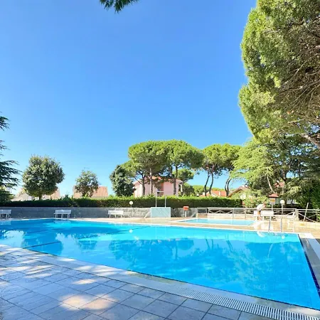 Blu Mare Piscina Giardino E Centro * Jesolo